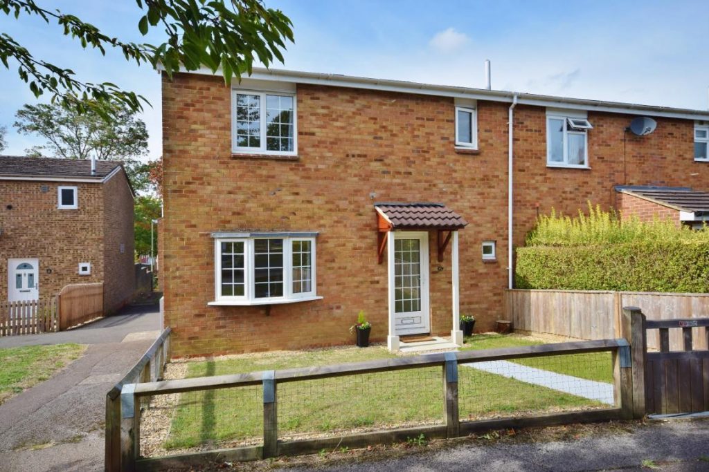 Houses For Sale In Oakridge Basingstoke at Maxine Cain blog